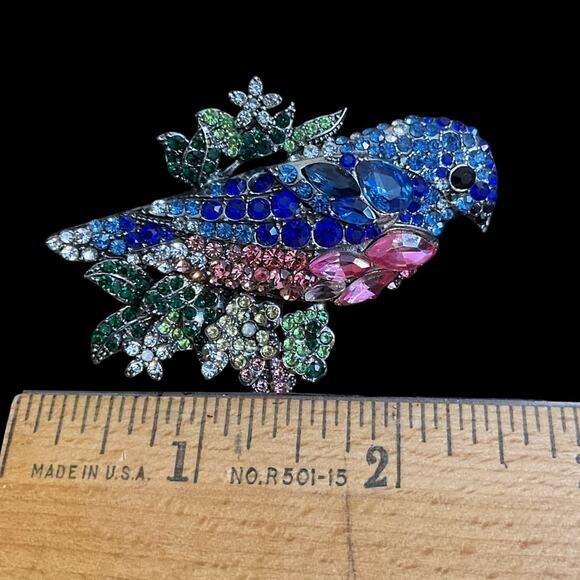BLUE Bird Pin Brooch Sparkling Colorful Multicolored Crystals - New - Picture 3 of 3